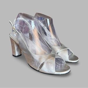 Vintage Taryn Rose Silver Metallic Leather Peep Toe Heels Sz 8.5